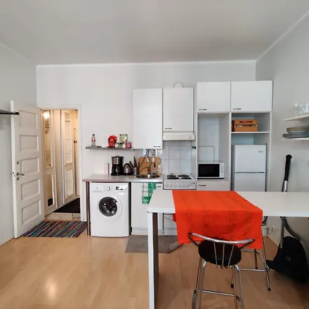 Apartment Helsinkistudiocentralstationatyourdoorstep
